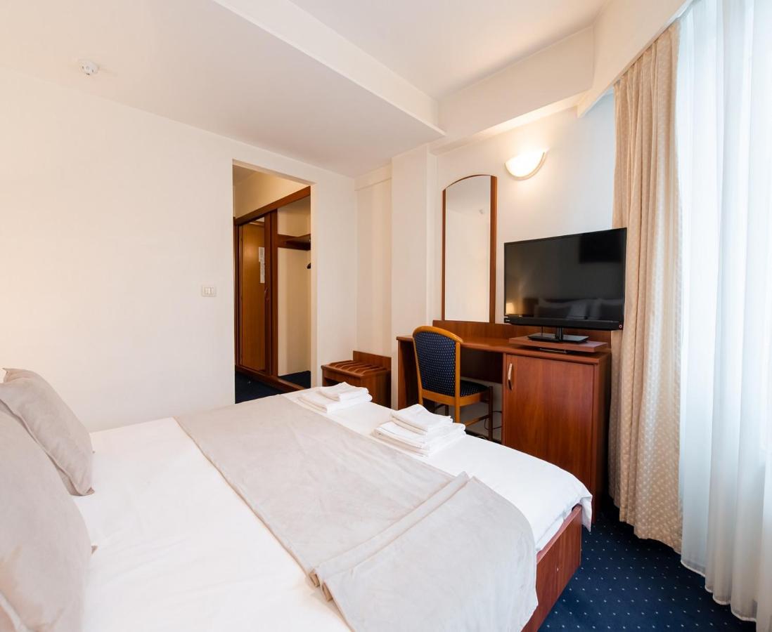 Hotel Excelsior Τιμισοάρα Εξωτερικό φωτογραφία