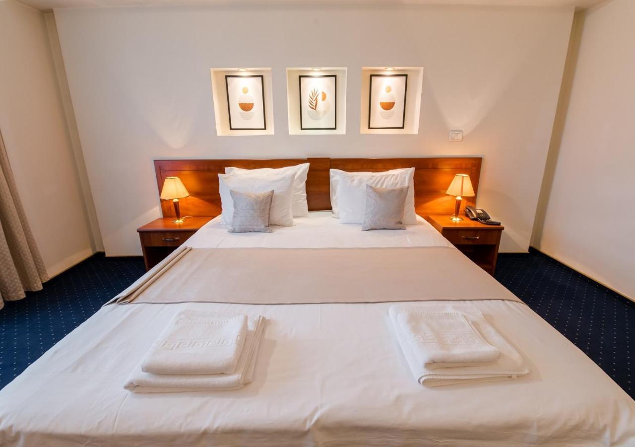 Hotel Excelsior Τιμισοάρα Εξωτερικό φωτογραφία