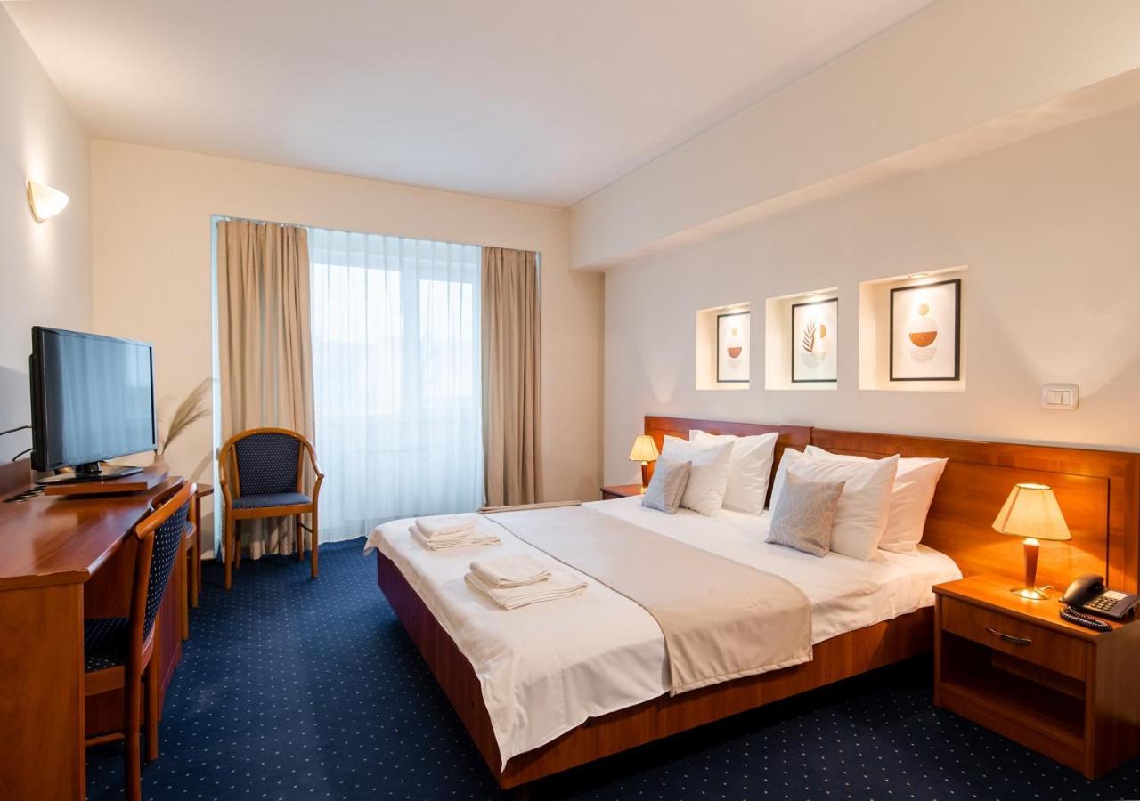 Hotel Excelsior Τιμισοάρα Εξωτερικό φωτογραφία